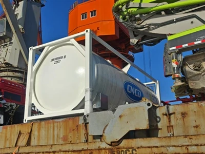 20ft Iso transporttankcontainer med ramme er ankommet til Qingdao havn og er ...